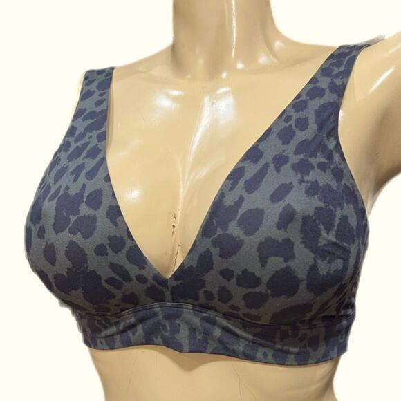 Victoria’s Secret Supersoft Unlined Plunge Wireless Lounge bralette Bra gray Xl